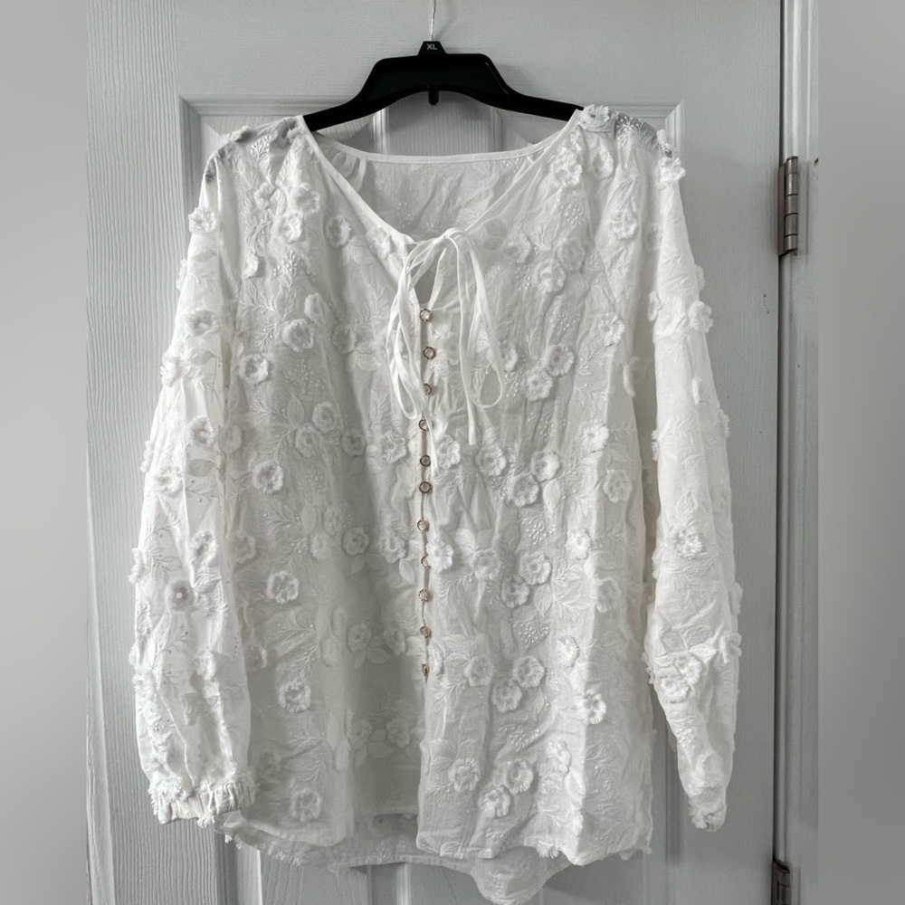 Commense White Textured Floral Blouse